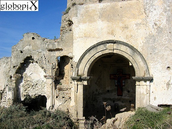 Ruderi della chiesa di S. Francesco d'Assisi