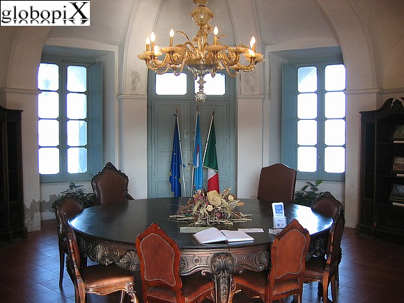 Campi Flegrei - Casino Reale del lago di Fusaro