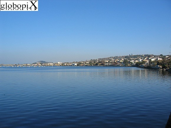 Campi Flegrei - Panorama del lago di Fusaro