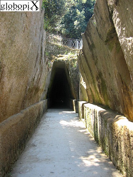 Antro della Sibilla