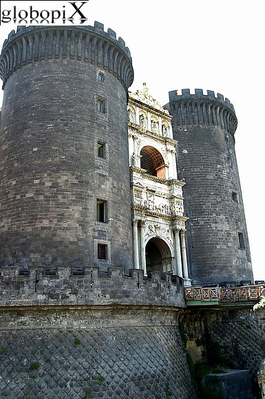 Castel Nuovo (o Maschio Angioino)