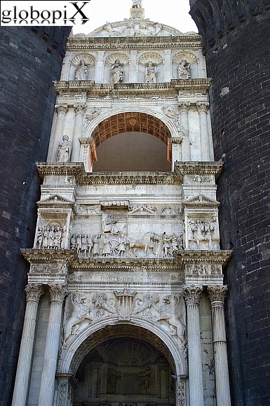 Castel Nuovo (o Maschio Angioino)
