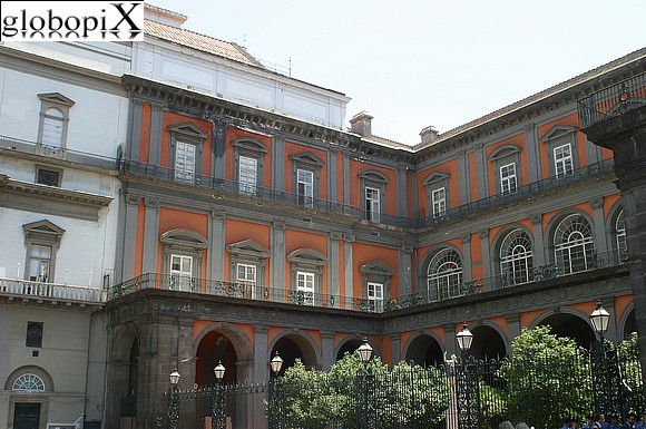Napoli - Piazza Trieste e Trento - Palazzo Reale