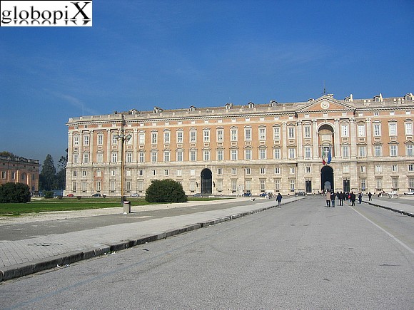 Reggia di Caserta - Palazzo Reale - Fronte Esterno