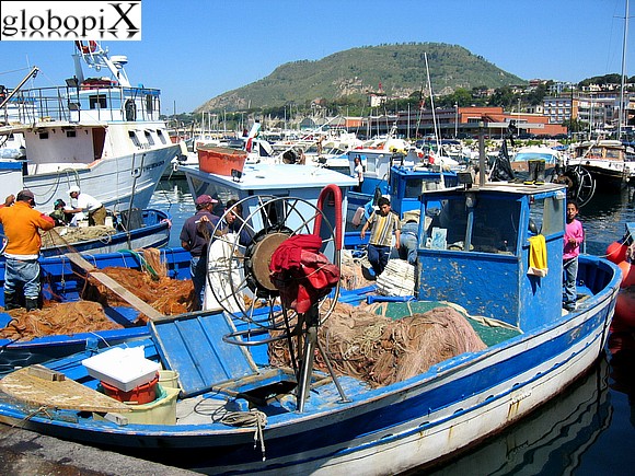 Il porto di Pozzuoli