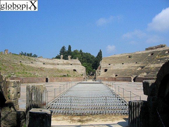 Pozzuoli - Puteolano amphitheatre