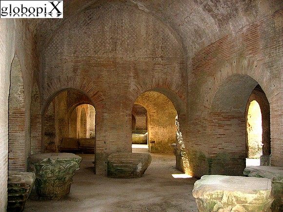 Pozzuoli - Puteolano amphitheatre