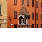 Foto: Piazza S. Domenico - Mausolei dei Giuristi