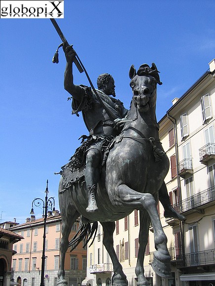 Piacenza - Equestrian monument to  Ranuccio Farnese