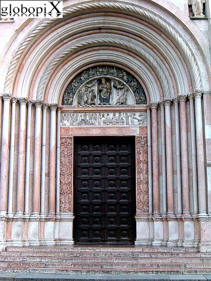 Portale del Battistero di Parma