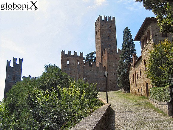 Castell'Arquato - The Rocca seen from Via Dante