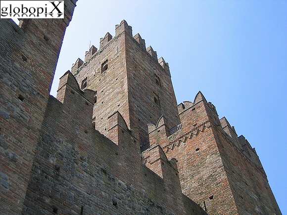 Castell'Arquato - The Rocca's bastions