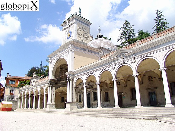 Piazza della Libert� - Loggia di San Giovanni