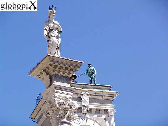 Piazza della Libert�