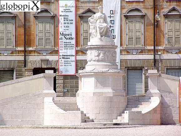 Piazza della Libert�
