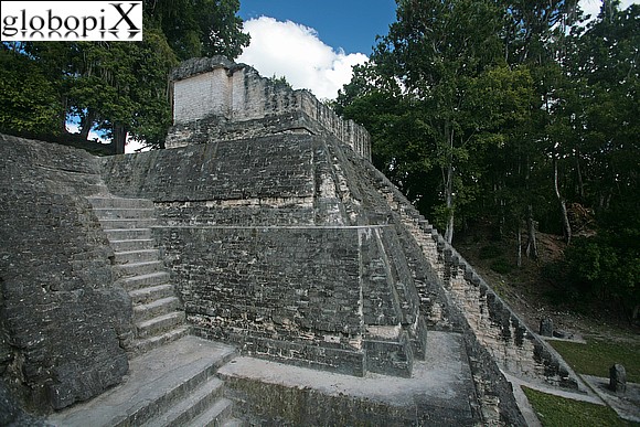 Tikal - Scalinate a Tikal
