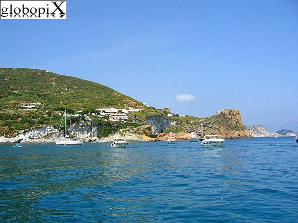 Spiaggia di Frontone a Ponza