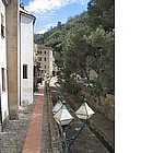 Ruscello incanalato nella pietra