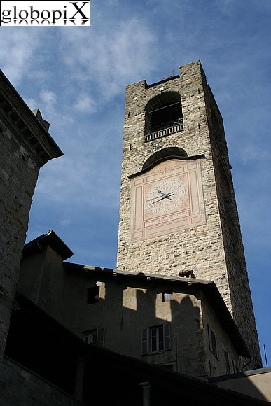 Piazza Vecchia - Torre Civica (Campanone)