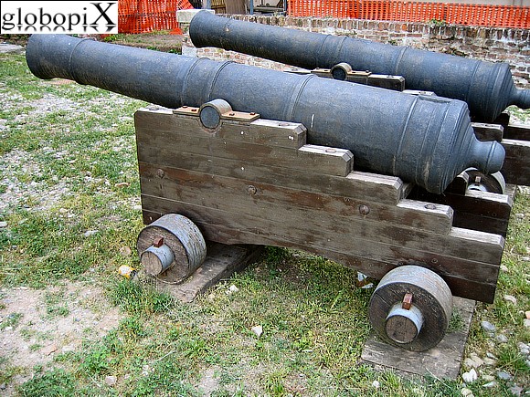 Pavia - Cannons