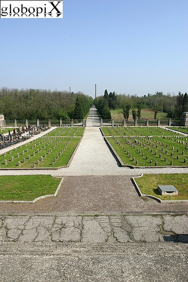 Il cimitero di Crespi d'Adda