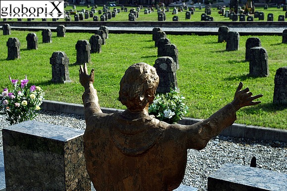 Il cimitero di Crespi d'Adda