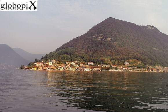 Vista di Peschiera Maraglio