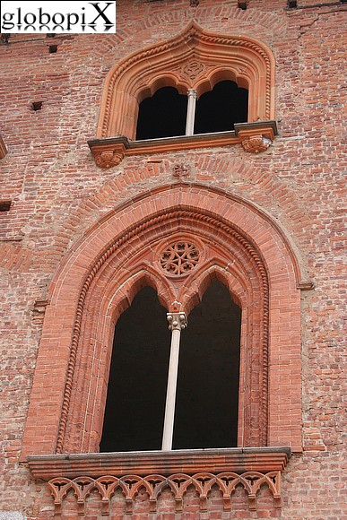Vigevano - Mullioned windows