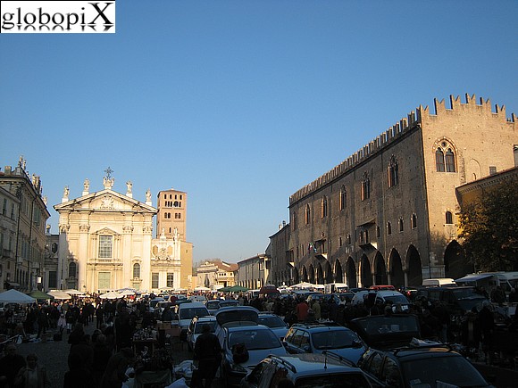Mantova - Piazza Sordello
