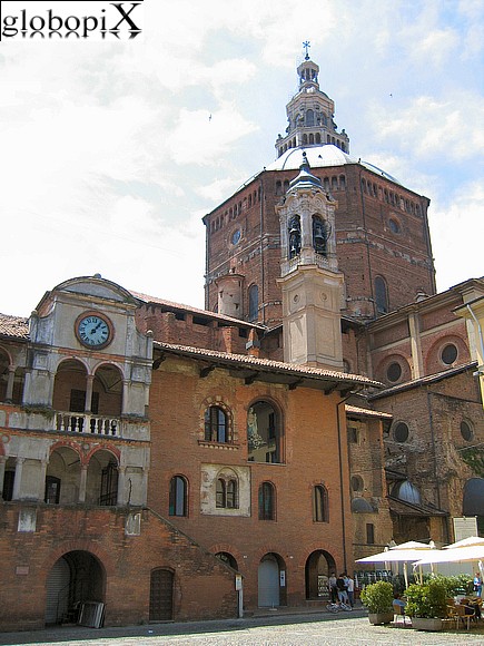 Pavia - The Broletto