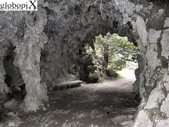 Grotta del giardino di Villa Panza