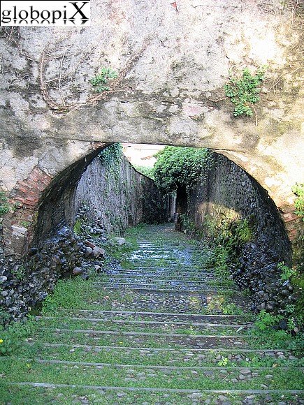 Vicolo medievale a Castiglione