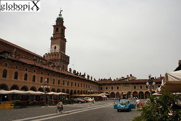 Vigevano - Piazza Ducale