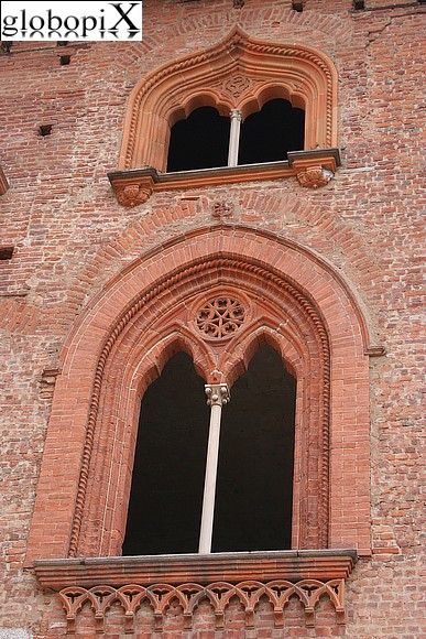 Vigevano - Finestra bifora
