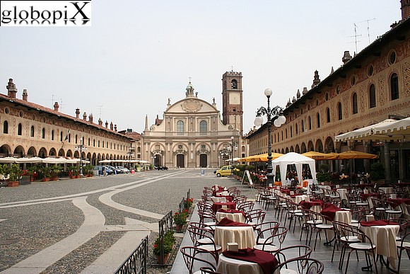 Vigevano - Piazza Ducale