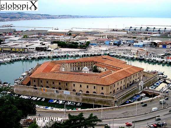 La Mole Vanvitelliana