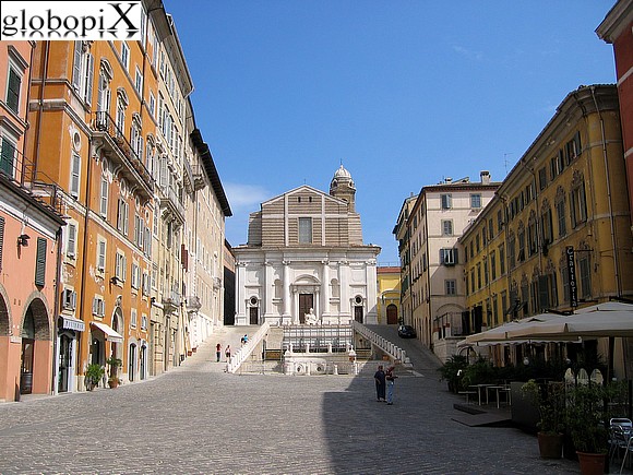 Piazza del Papa - Chiesa di San Domenico