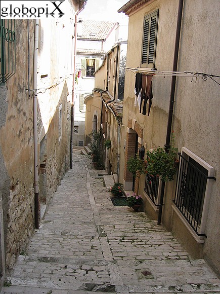 Campobasso - Vicoli e case della citt� vecchia