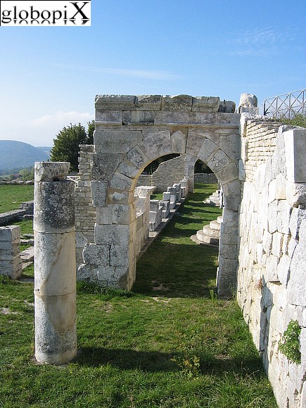 Zona archeologica - Teatro Tempio Sannita
