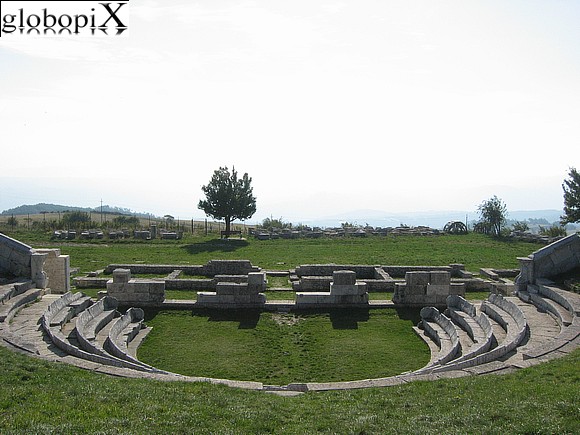 Pietrabbondante - Zona archeologica - Teatro Tempio Sannita