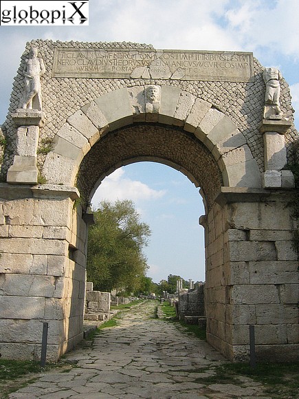 Sepino - Scavi archeologici di Saipins e di Saepinum