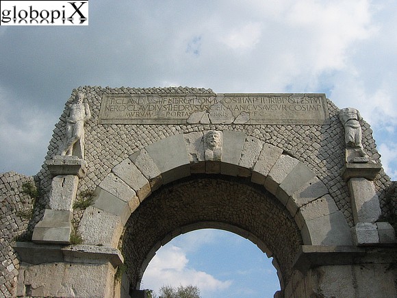 Sepino - Scavi archeologici di Saipins e di Saepinum