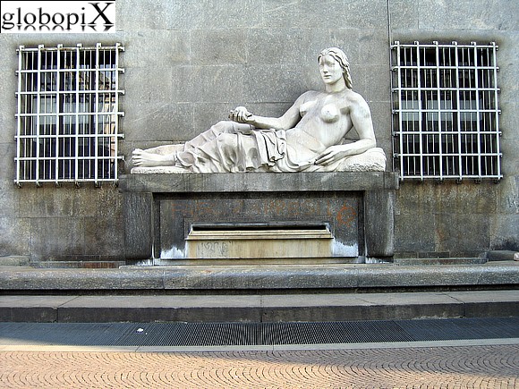 Fontana della Dora