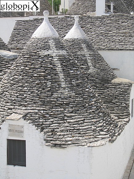 Alberobello - Simboli Cristiani