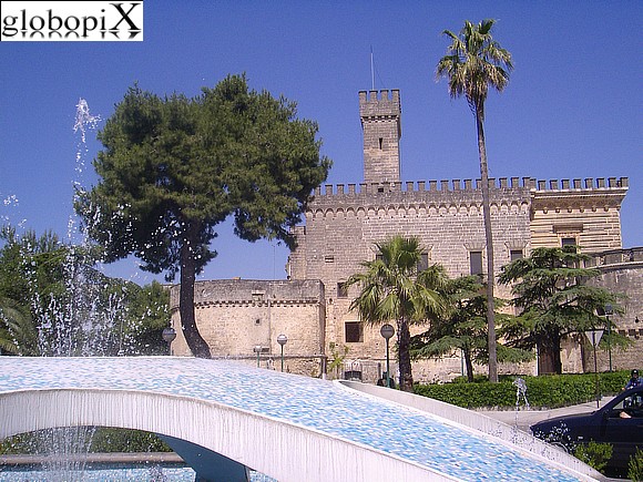 Castello Acquaviva a Nard�