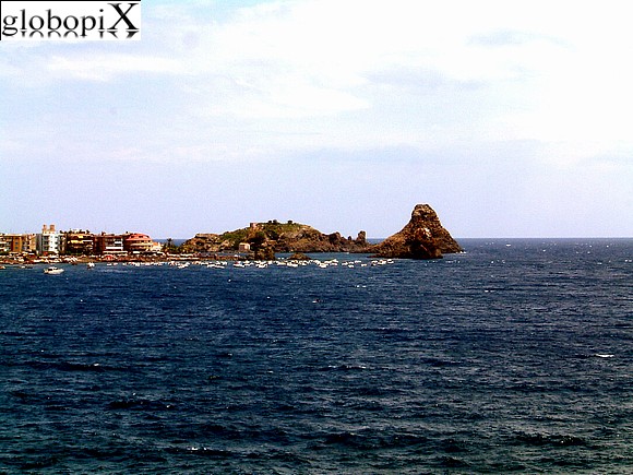 Panorama della Riviera dei Ciclopi ad Aci Trezza