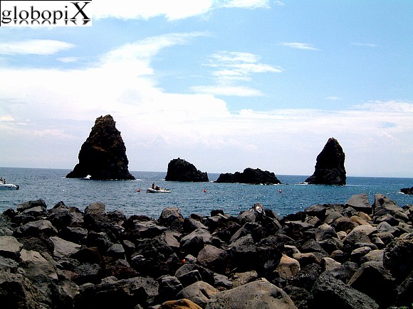 Ciclopi ad Aci Trezza