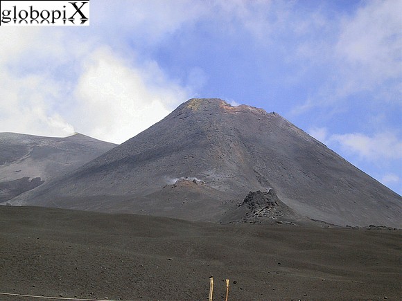 Il cratere principale dell'Etna