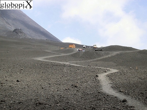 Sentiero verso la cima dell'Etna
