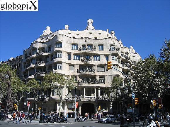 La Pedrera (Casa Mill�)